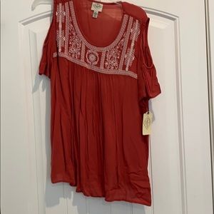 Women’s cold shoulder top